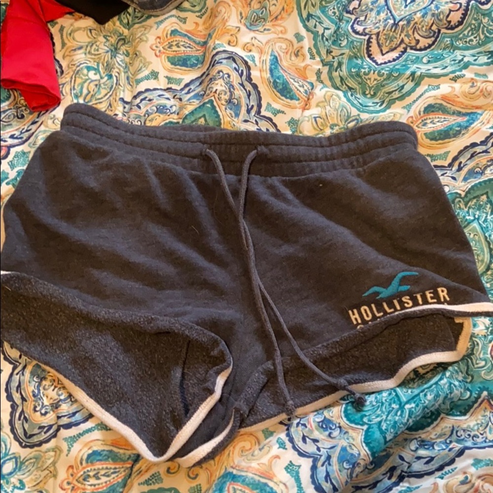 3 for 30🌼 Hollister shorts